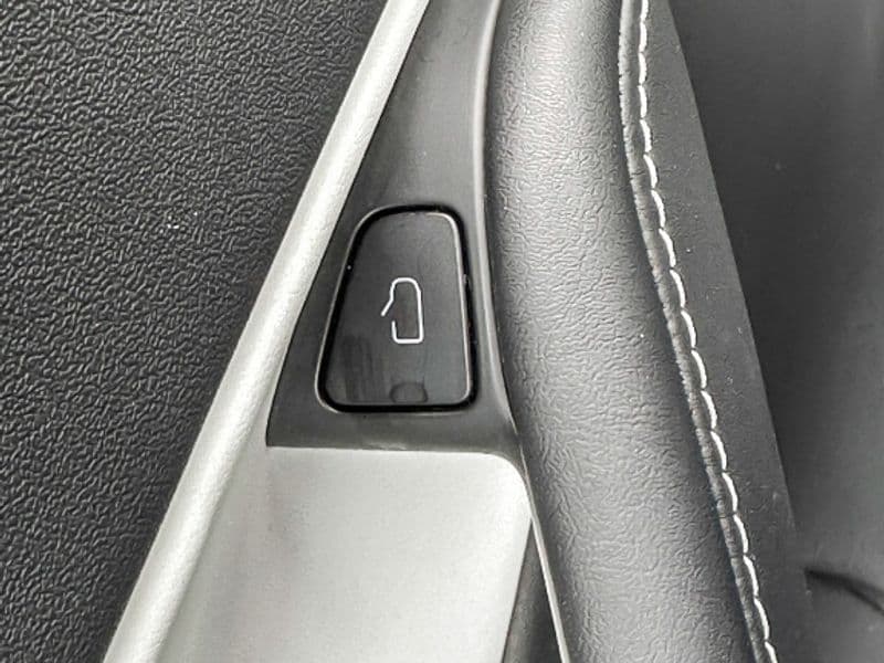 2021 Tesla Model Y view 11