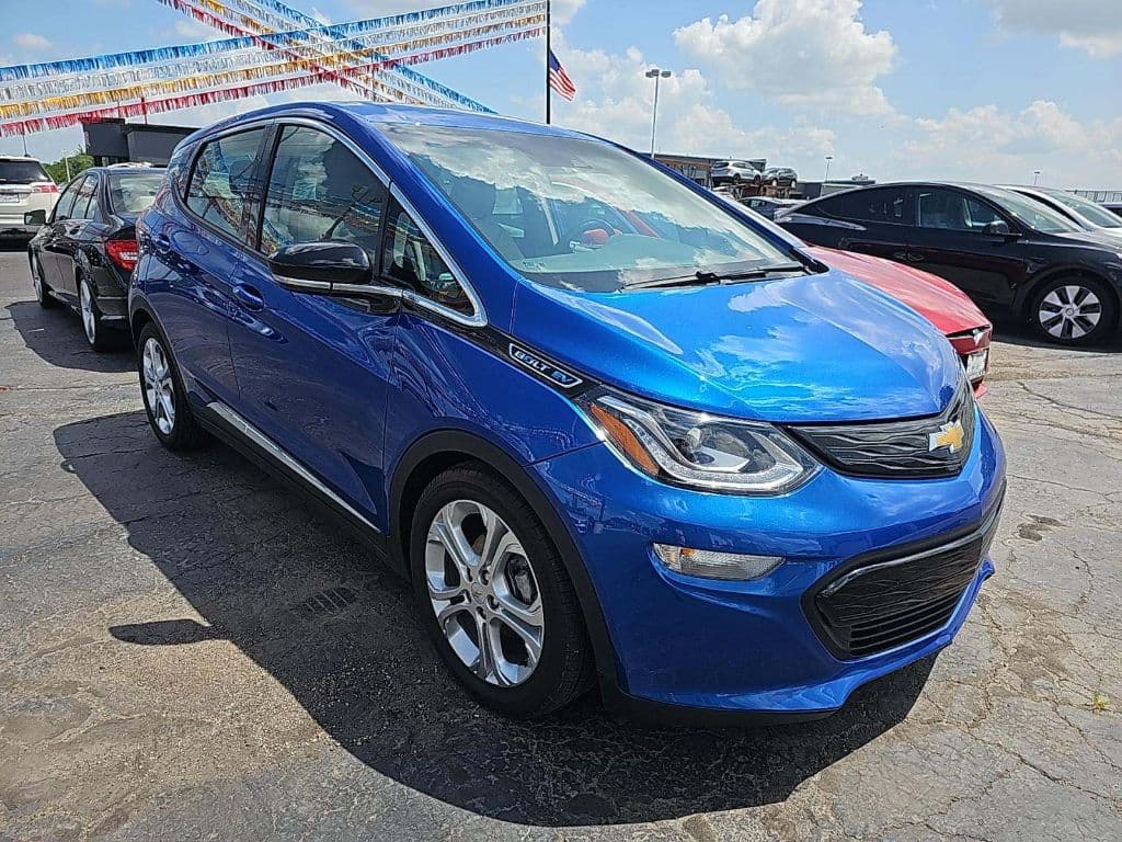 2020 Chevrolet Bolt EV view 4