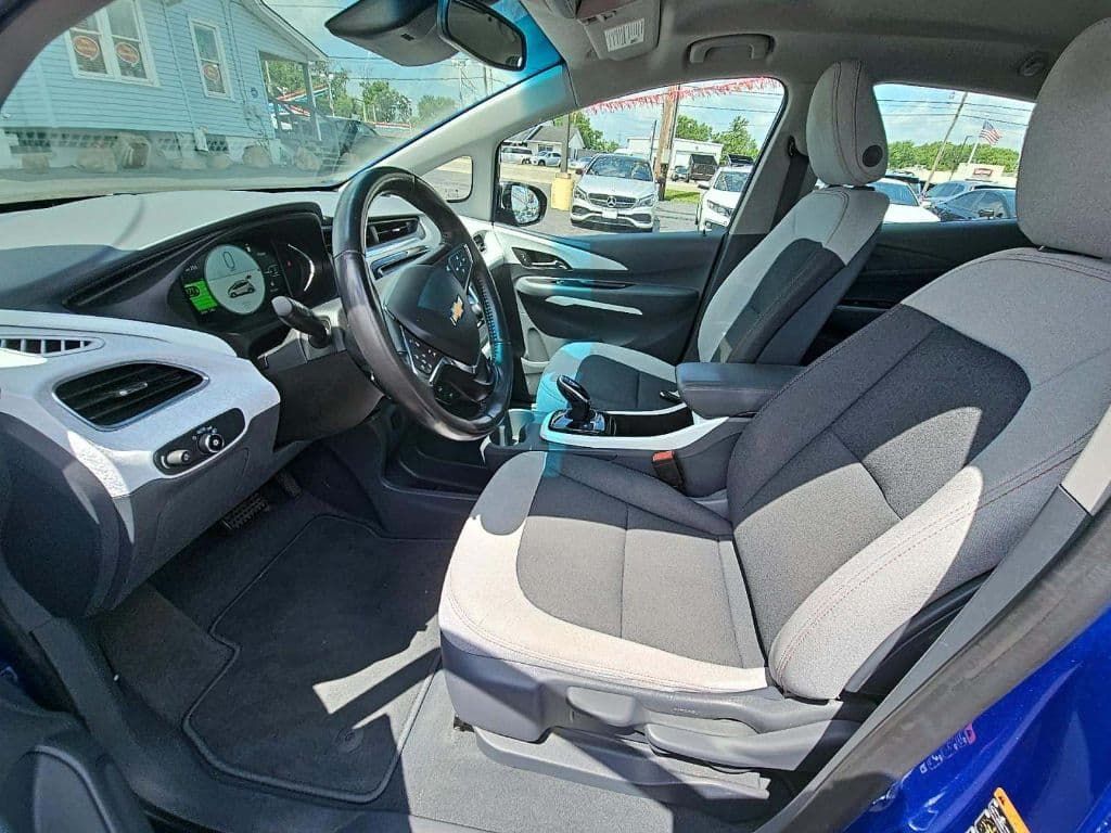 2020 Chevrolet Bolt EV view 6