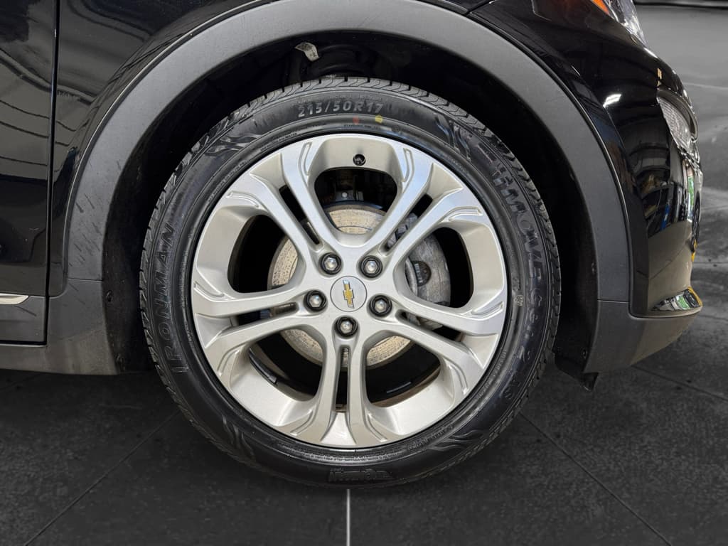 2020 Chevrolet Bolt EV view 32