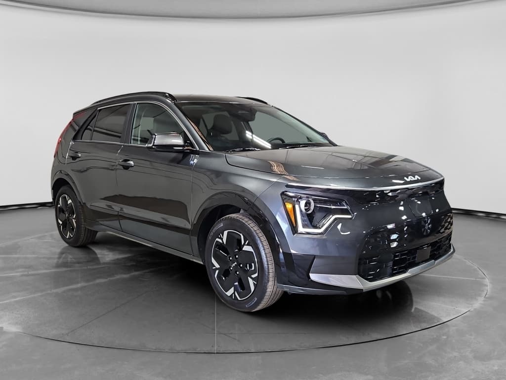 2025 Kia Niro EV view 4