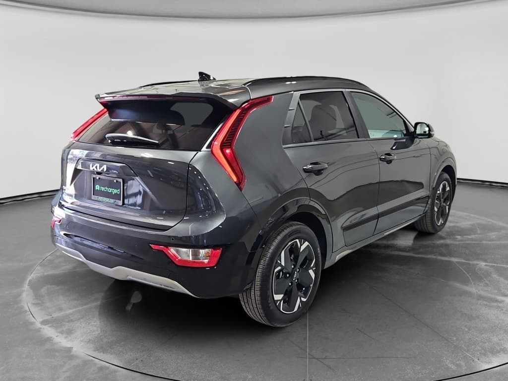 2025 Kia Niro EV view 3