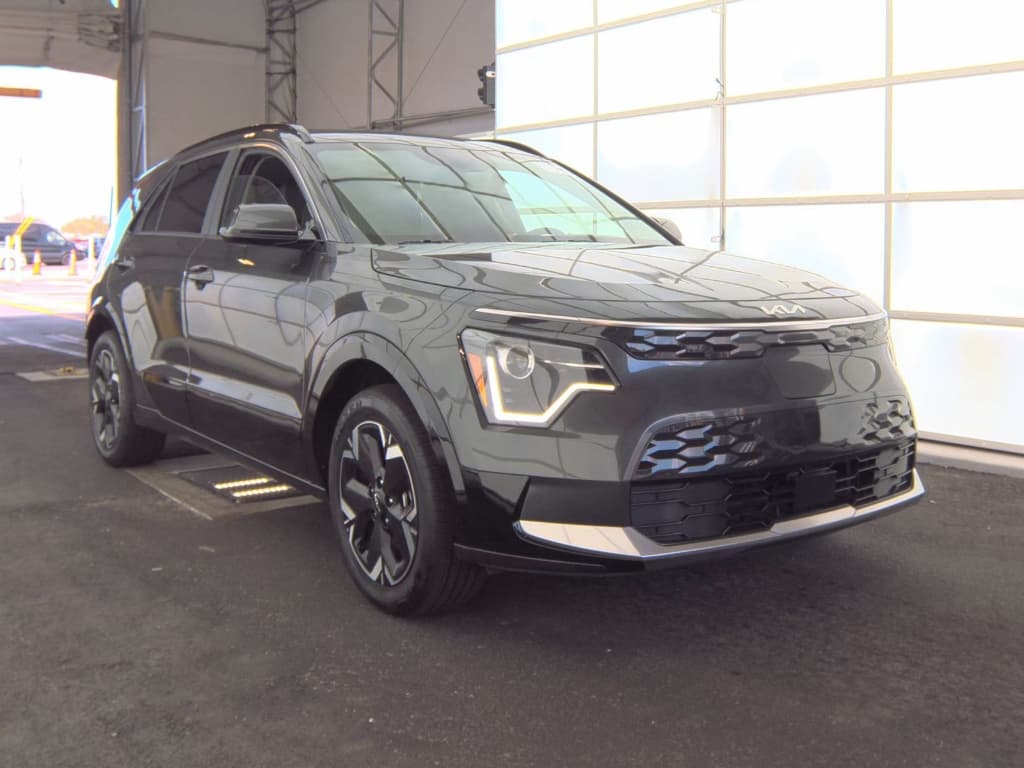 2025 Kia Niro EV view 2