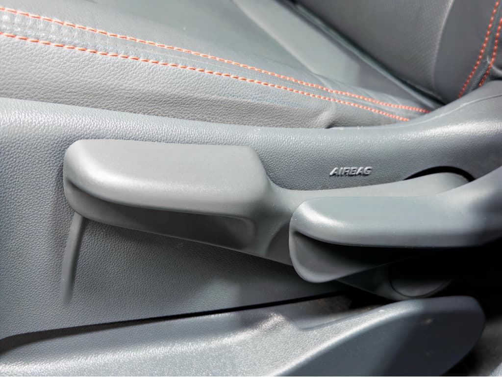 2020 Chevrolet Bolt EV view 7