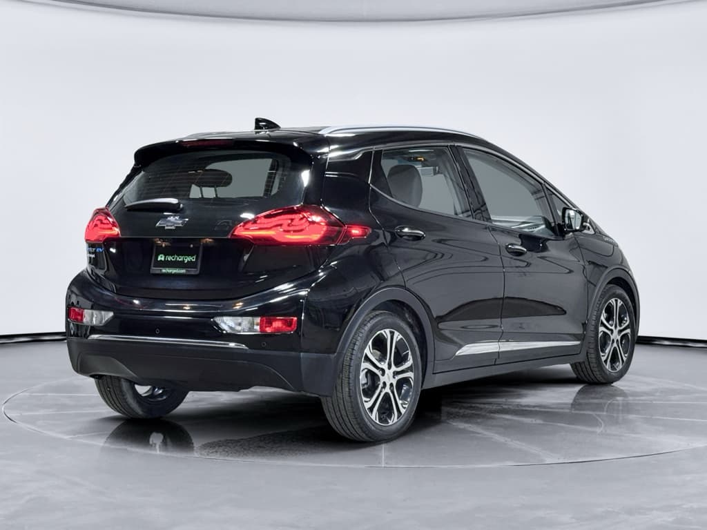 2020 Chevrolet Bolt EV view 3