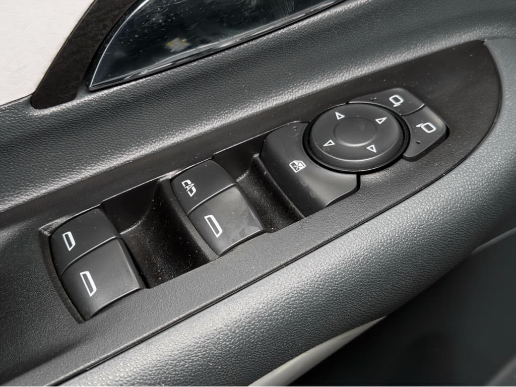 2020 Chevrolet Bolt EV view 8