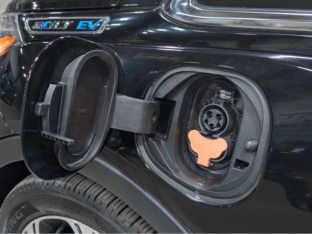 2020 Chevrolet Bolt EV view 5