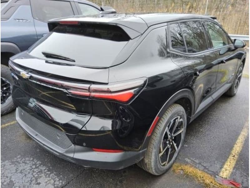 2025 Chevrolet Equinox EV view 3