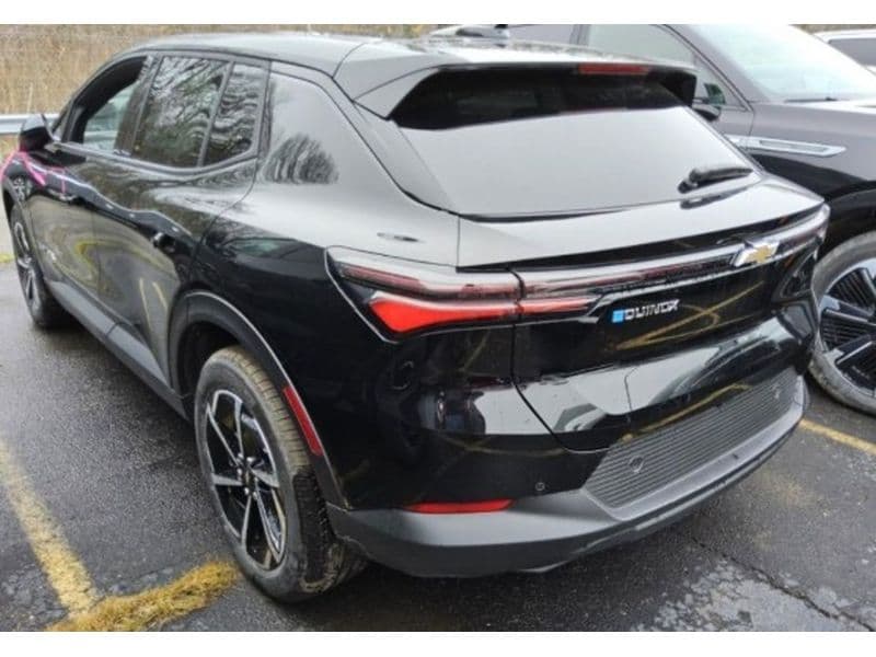 2025 Chevrolet Equinox EV view 4