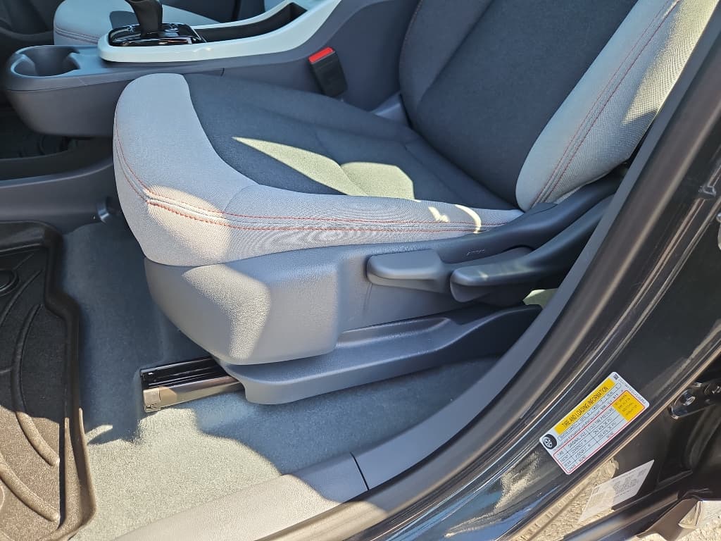 2020 Chevrolet Bolt EV view 7