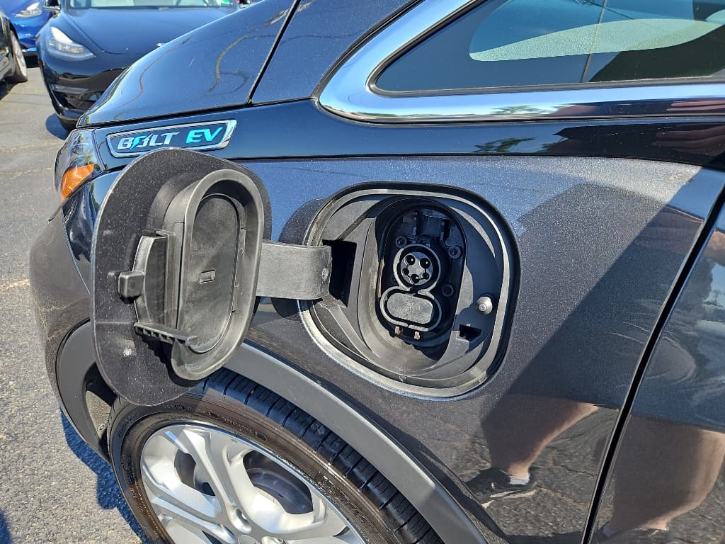 2020 Chevrolet Bolt EV view 5