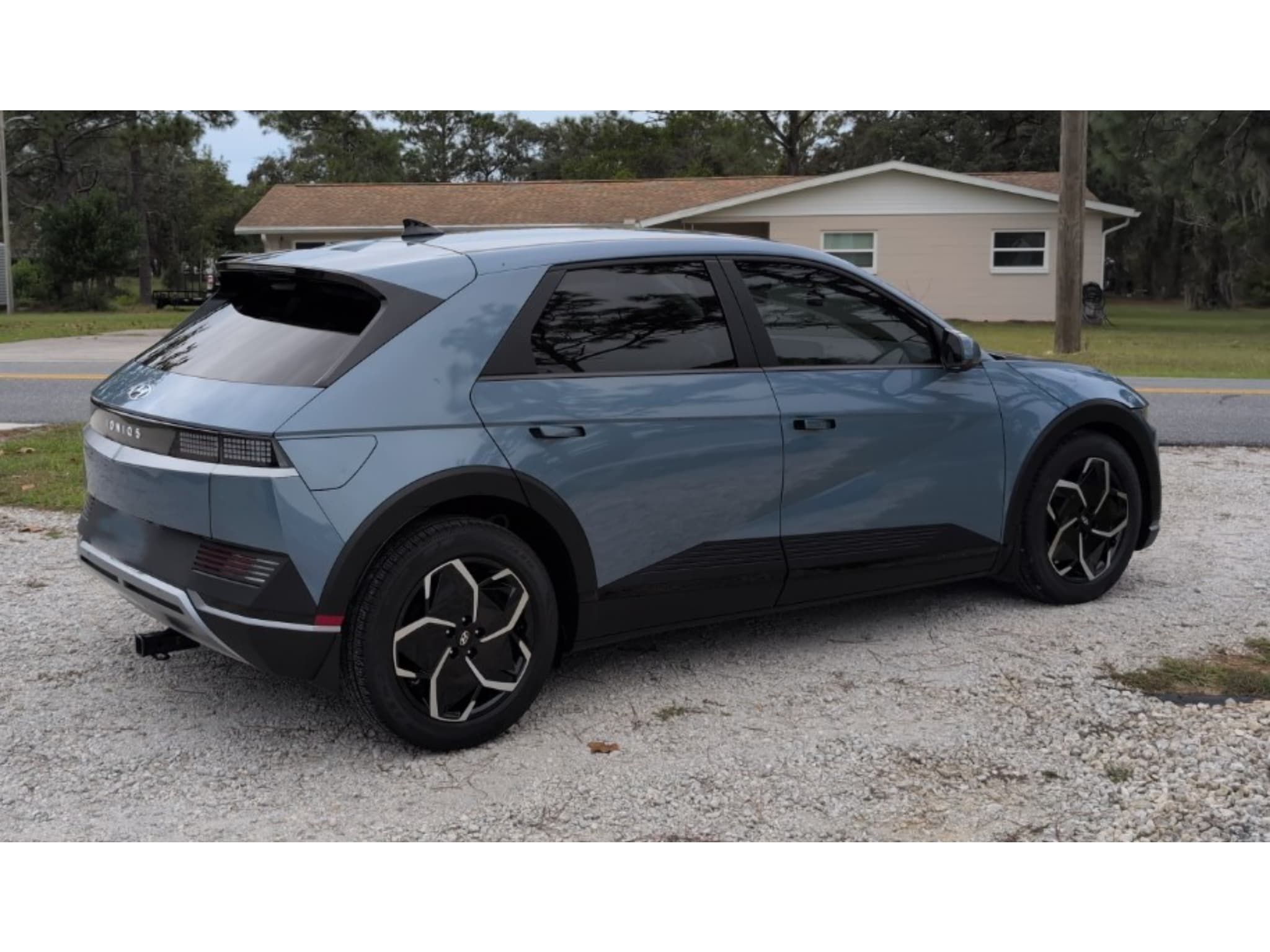 2023 Hyundai IONIQ 5 view 3