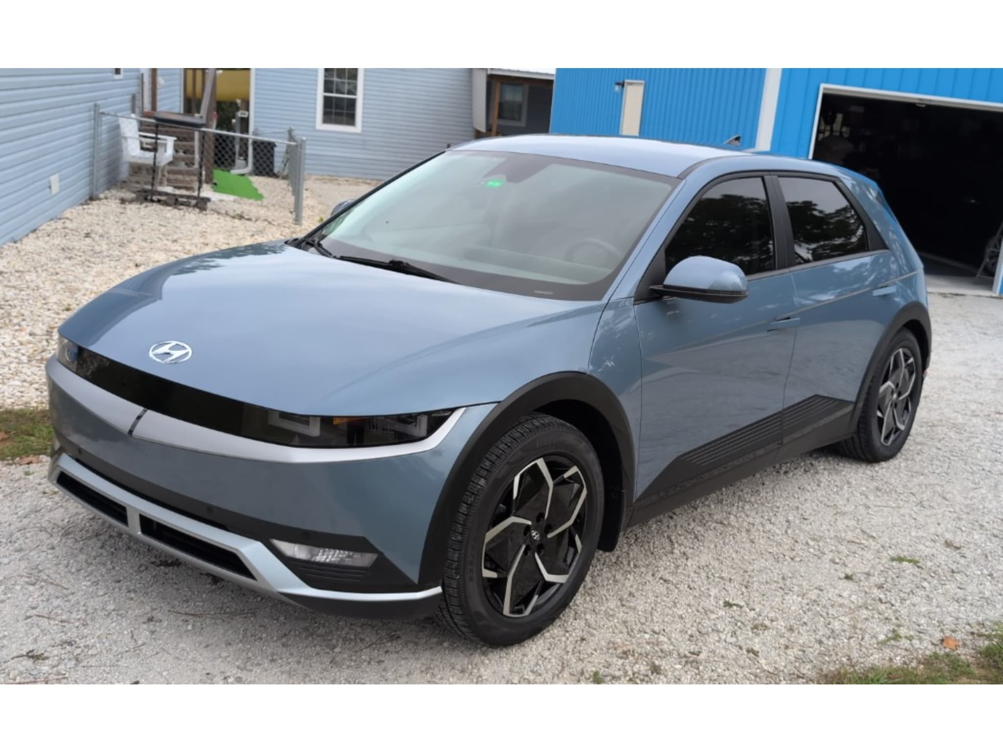 2023 Hyundai IONIQ 5 view 1