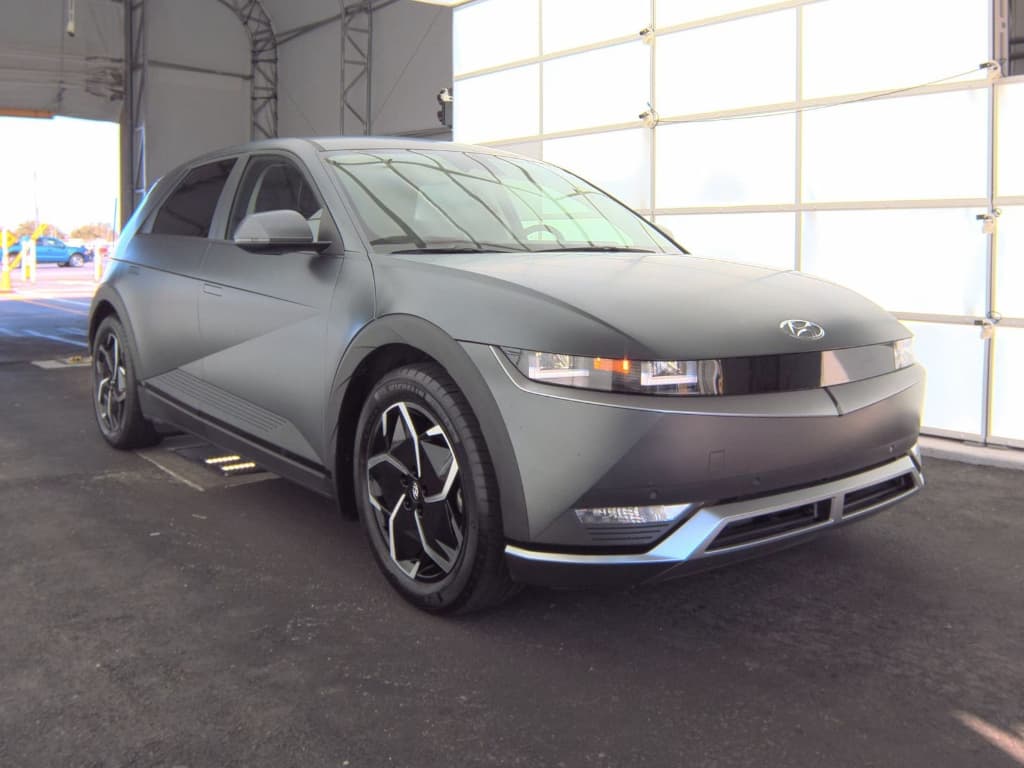 2023 Hyundai IONIQ 5 view 2