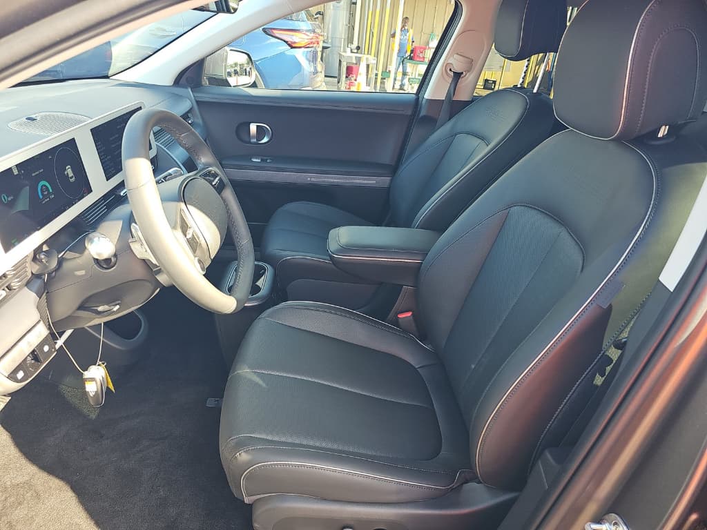 2023 Hyundai IONIQ 5 view 5