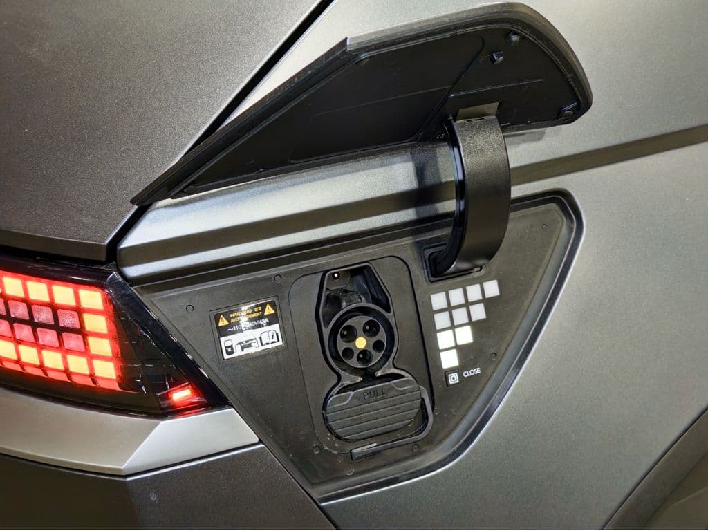 2023 Hyundai IONIQ 5 view 5