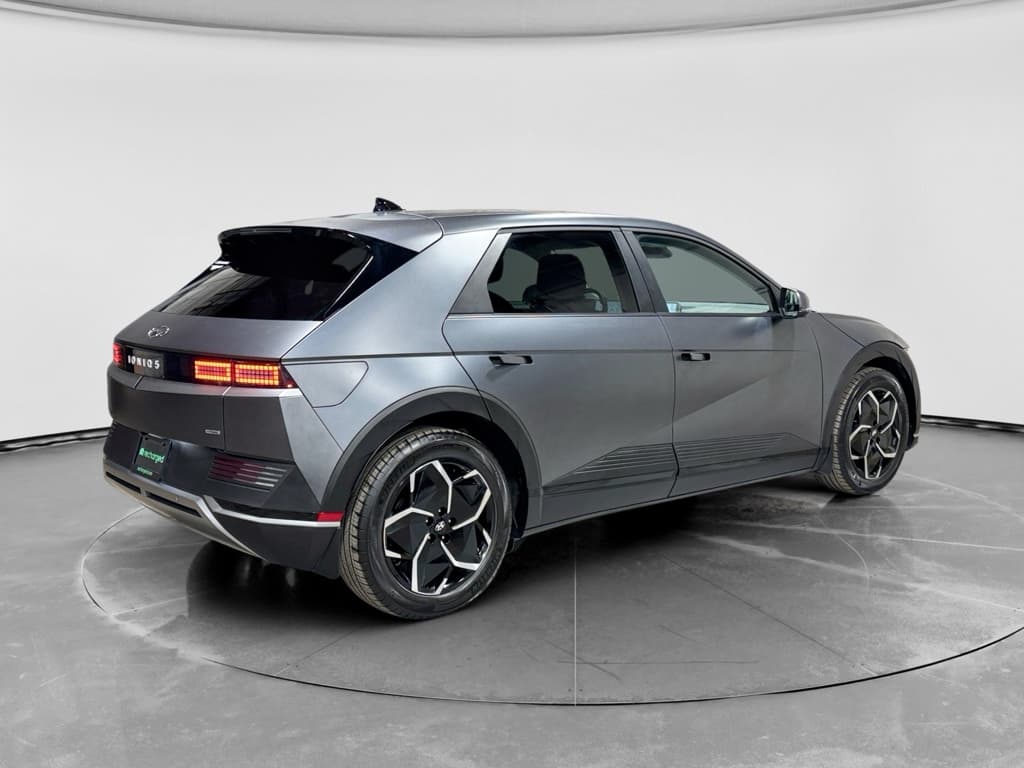 2023 Hyundai IONIQ 5 view 3