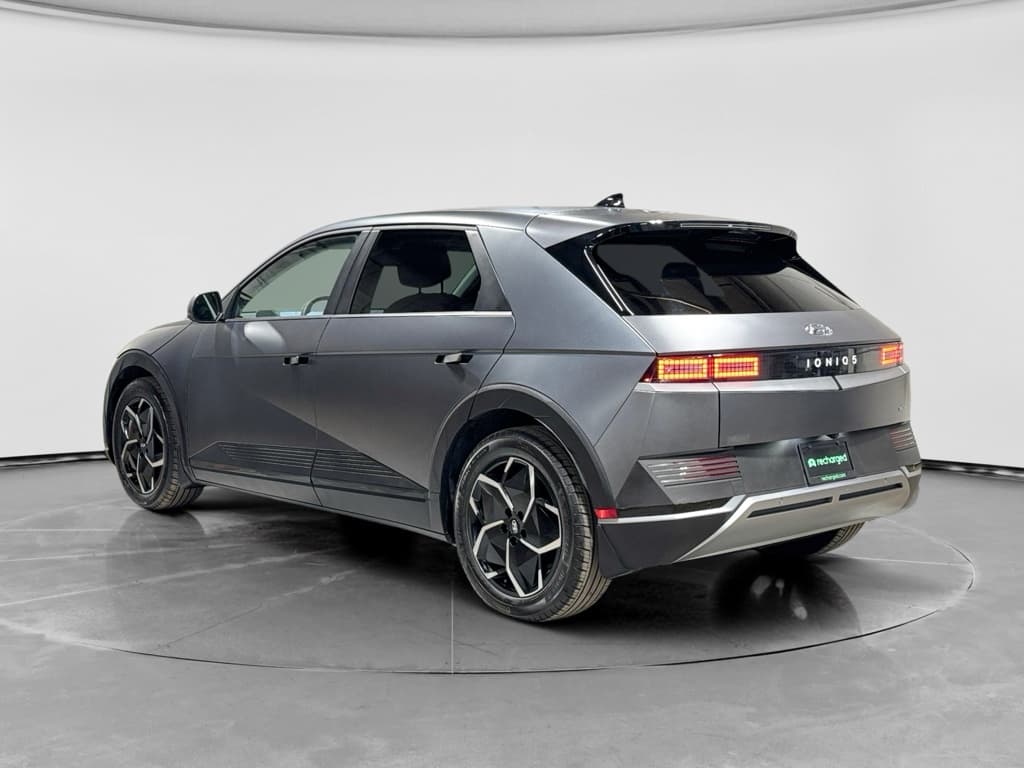 2023 Hyundai IONIQ 5 view 2