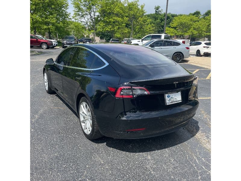 2018 Tesla Model 3 view 3