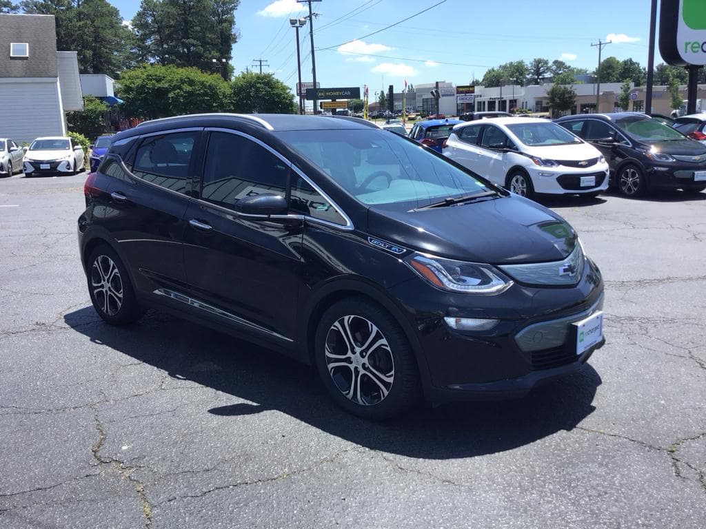 2017 Chevrolet Bolt EV view 4