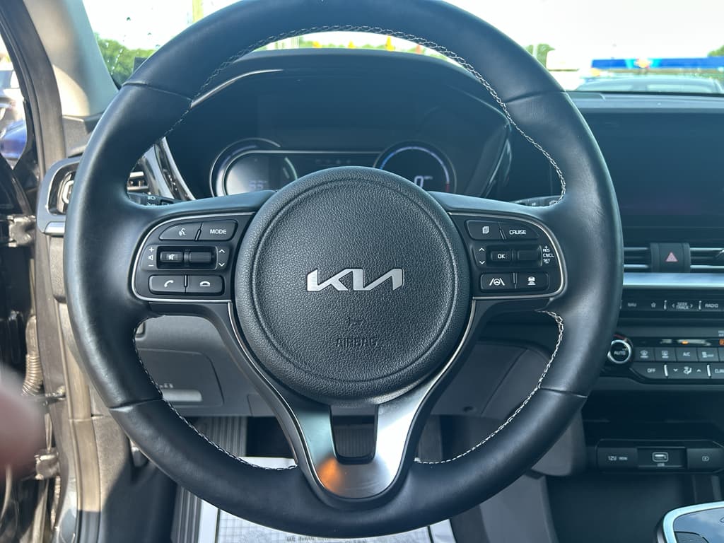 2022 Kia Niro EV view 7