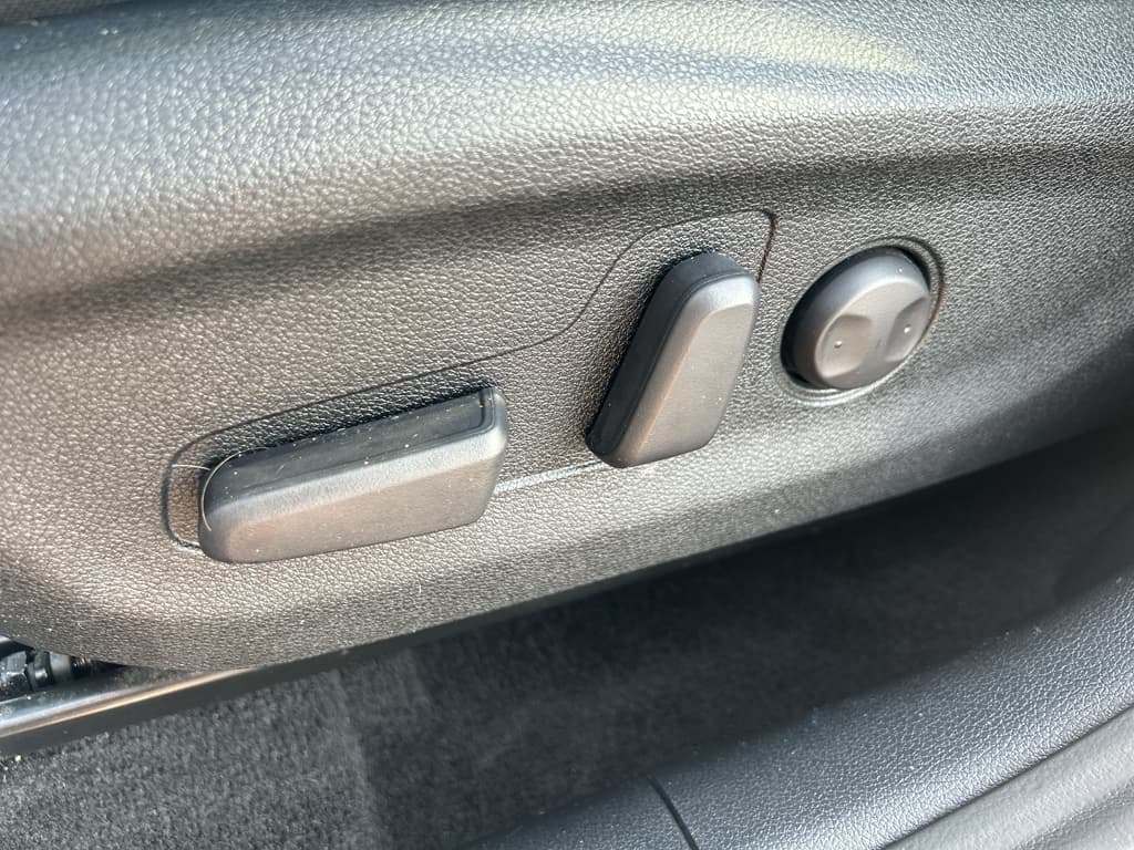 2022 Kia Niro EV view 6