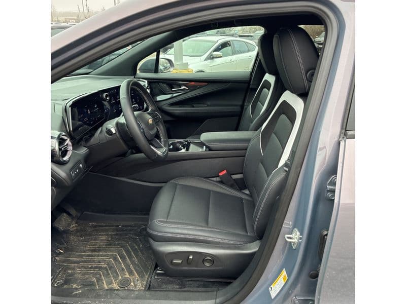 2025 Chevrolet Blazer EV view 5