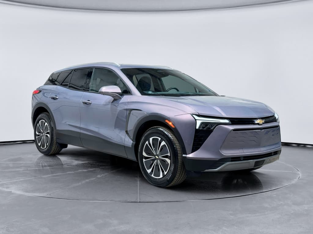 2025 Chevrolet Blazer EV view 4