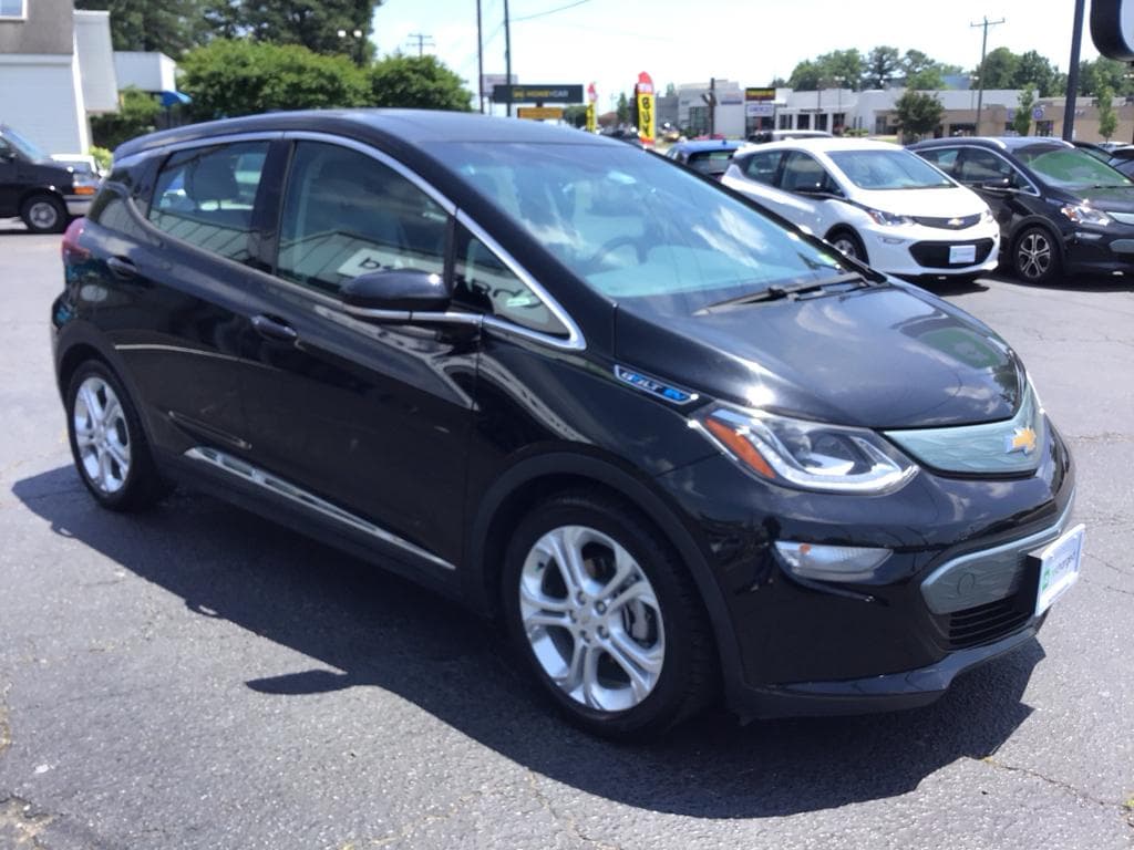 2017 Chevrolet Bolt EV view 4
