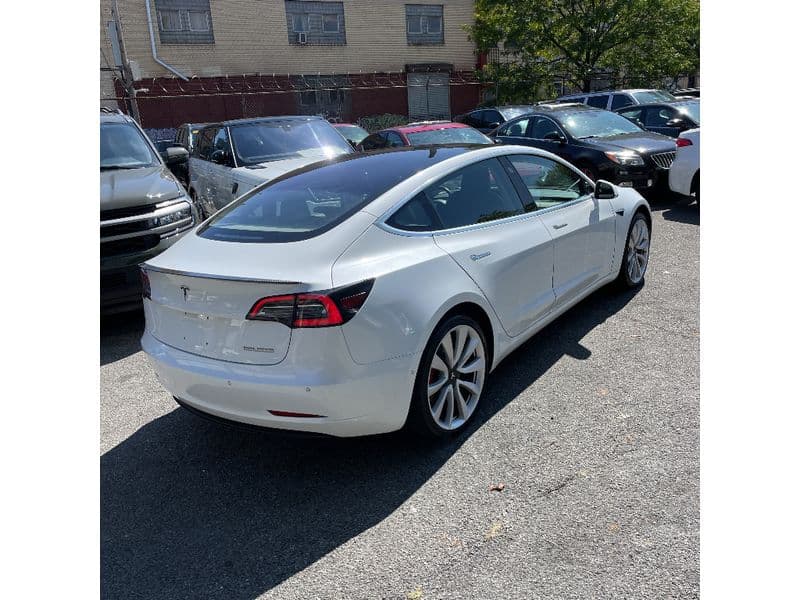 2018 Tesla Model 3 view 3