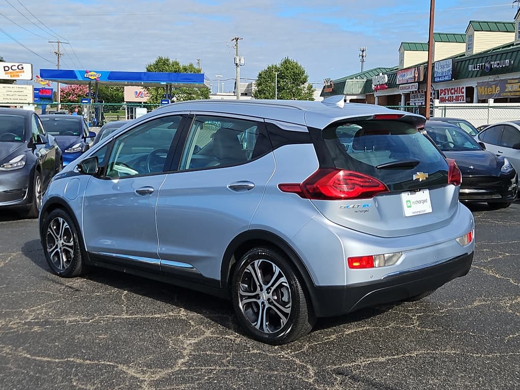 2017 Chevrolet Bolt EV view 2