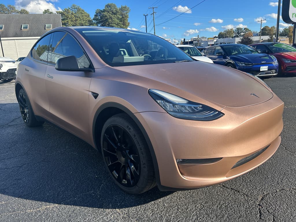 2023 Tesla Model Y view 4