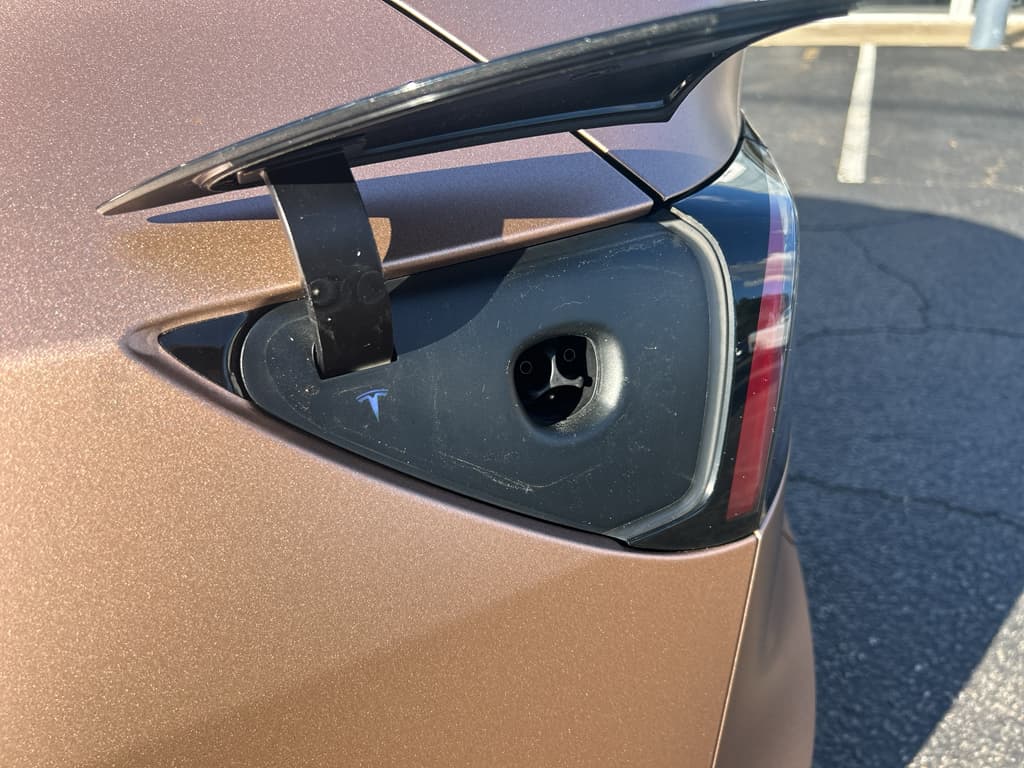 2023 Tesla Model Y view 5