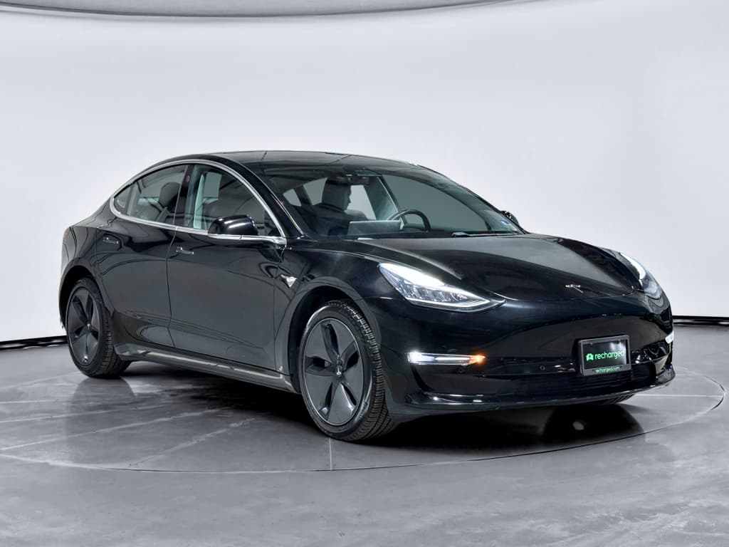 2018 Tesla Model 3 view 4
