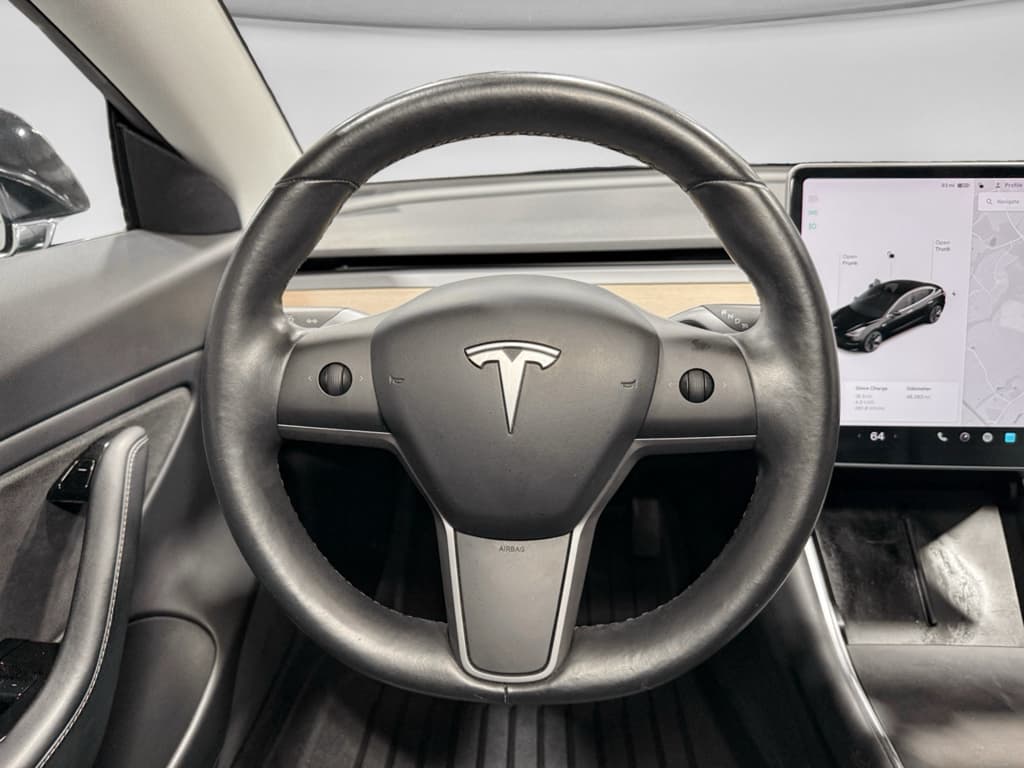 2018 Tesla Model 3 view 7