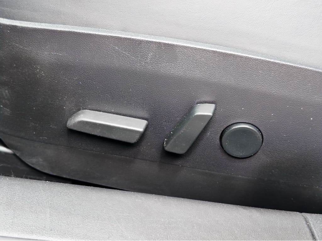 2018 Tesla Model 3 view 6