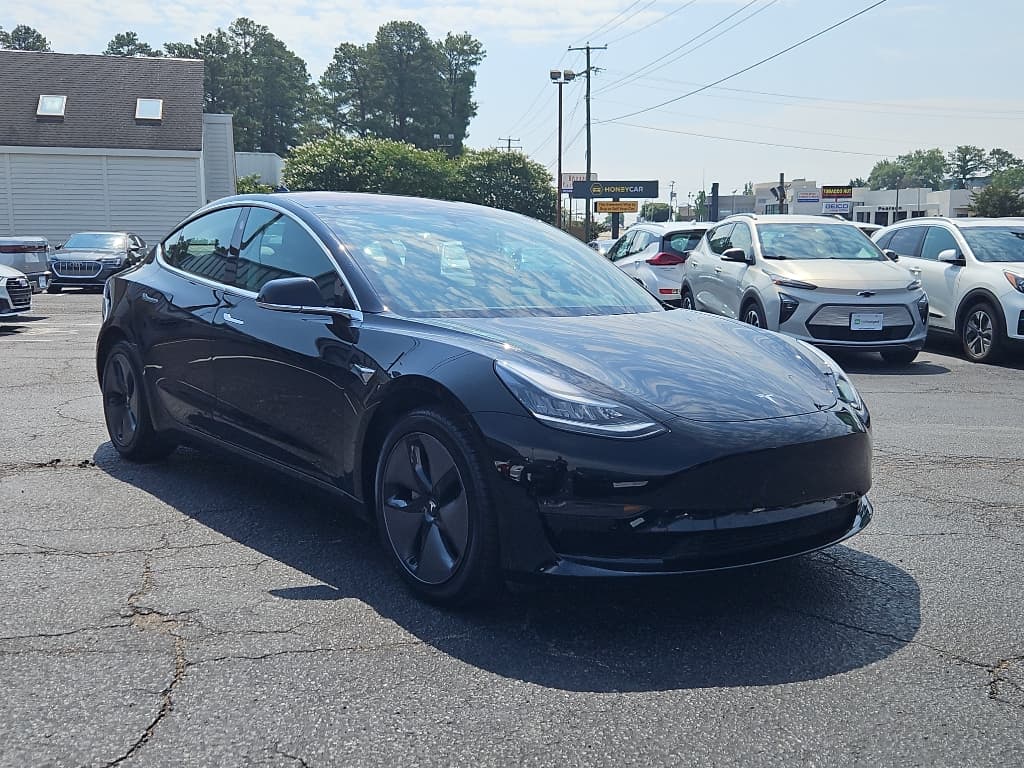 2018 Tesla Model 3 view 4
