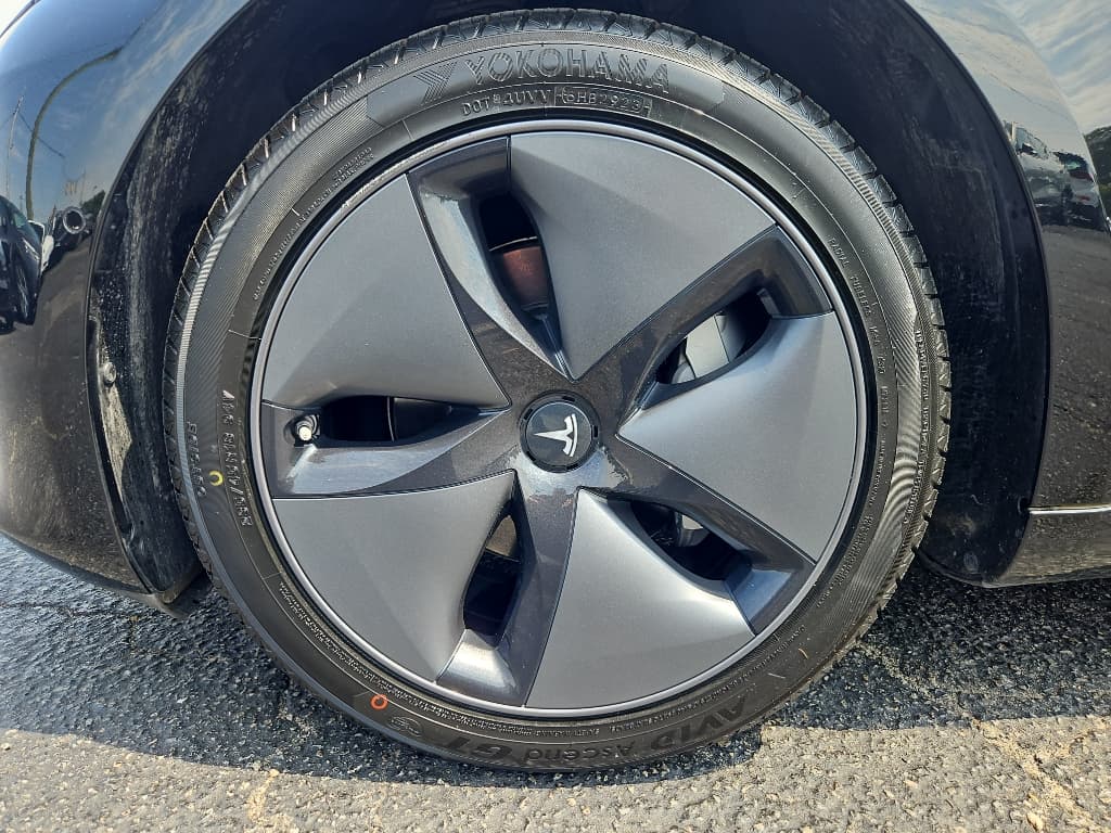 2018 Tesla Model 3 view 23