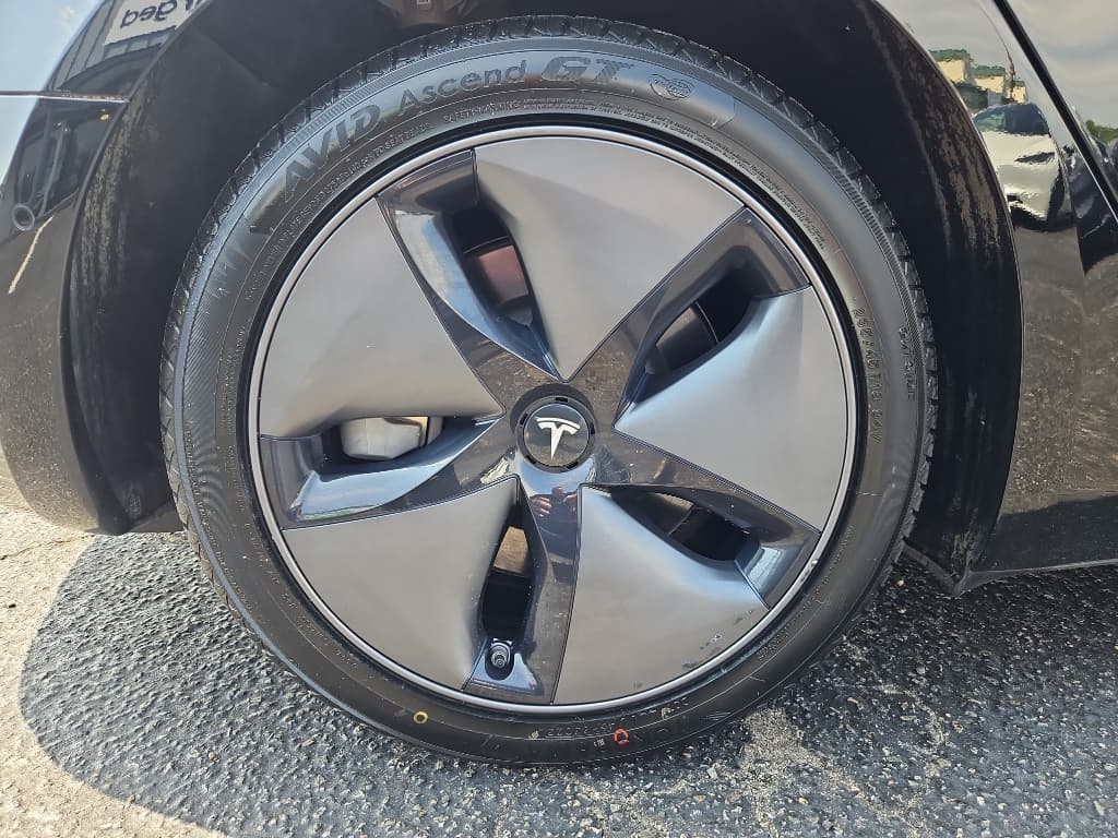2018 Tesla Model 3 view 27