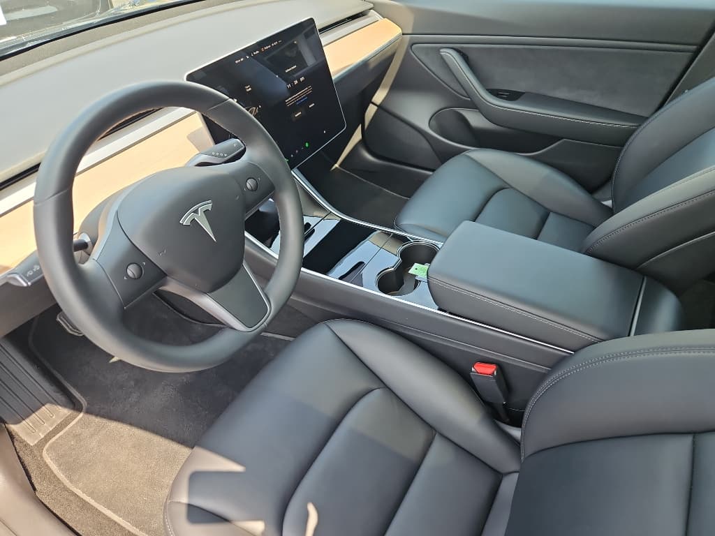 2018 Tesla Model 3 view 14