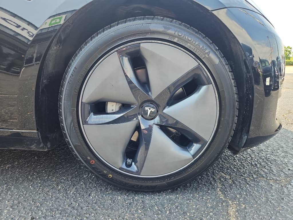 2018 Tesla Model 3 view 29