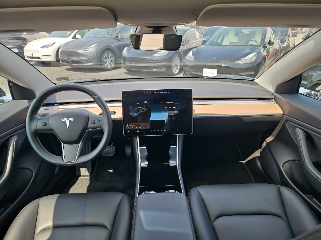 2018 Tesla Model 3 view 13