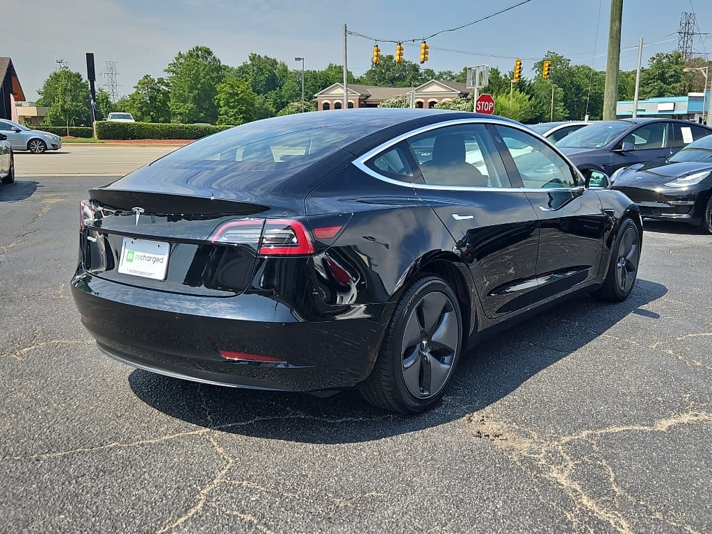 2018 Tesla Model 3 view 3