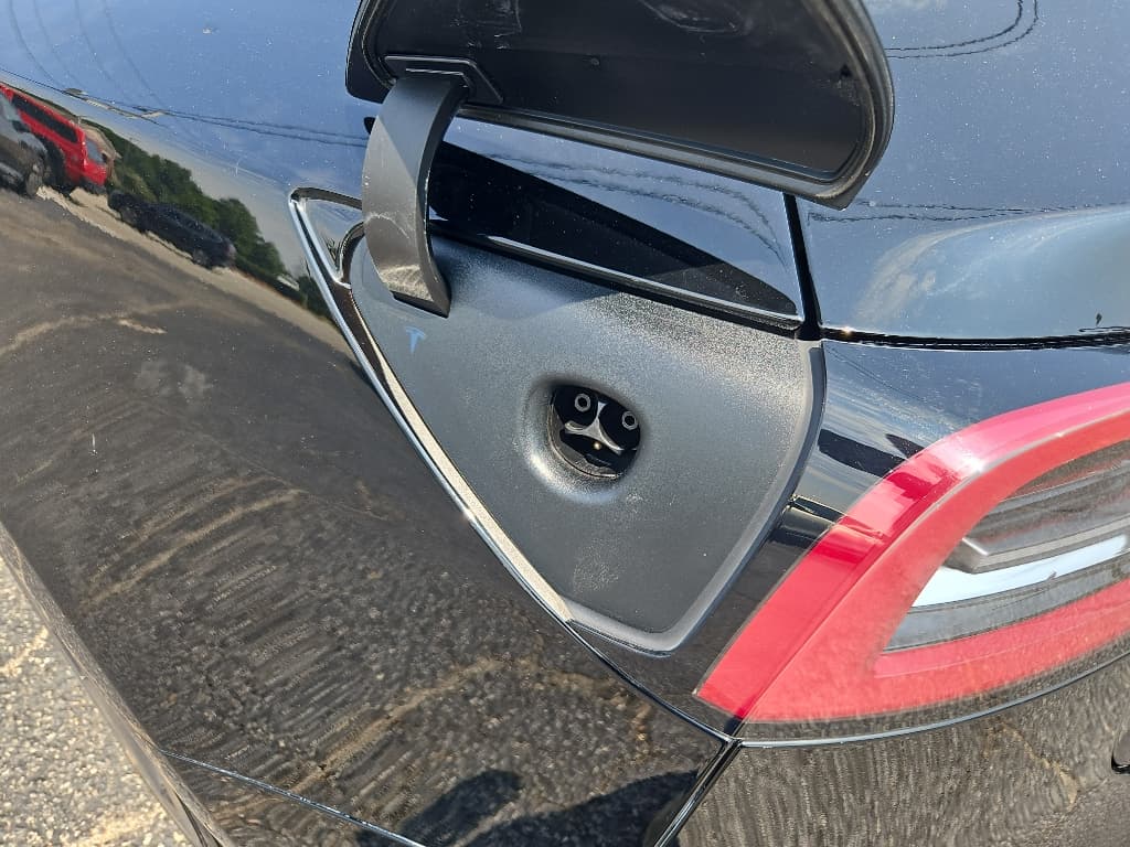 2018 Tesla Model 3 view 5