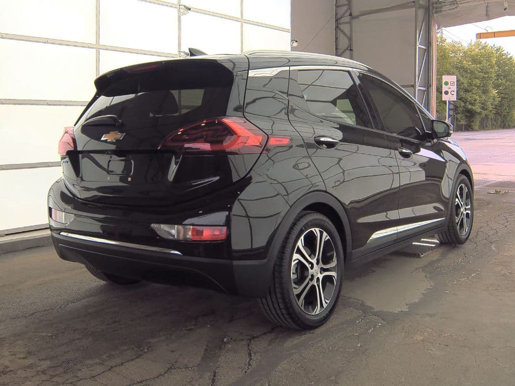 2017 Chevrolet Bolt EV view 4
