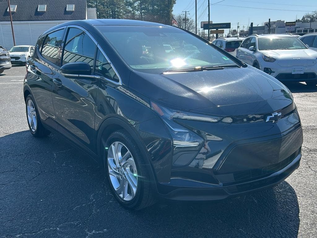 2023 Chevrolet Bolt EV view 4