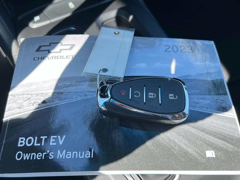 2023 Chevrolet Bolt EV view 16