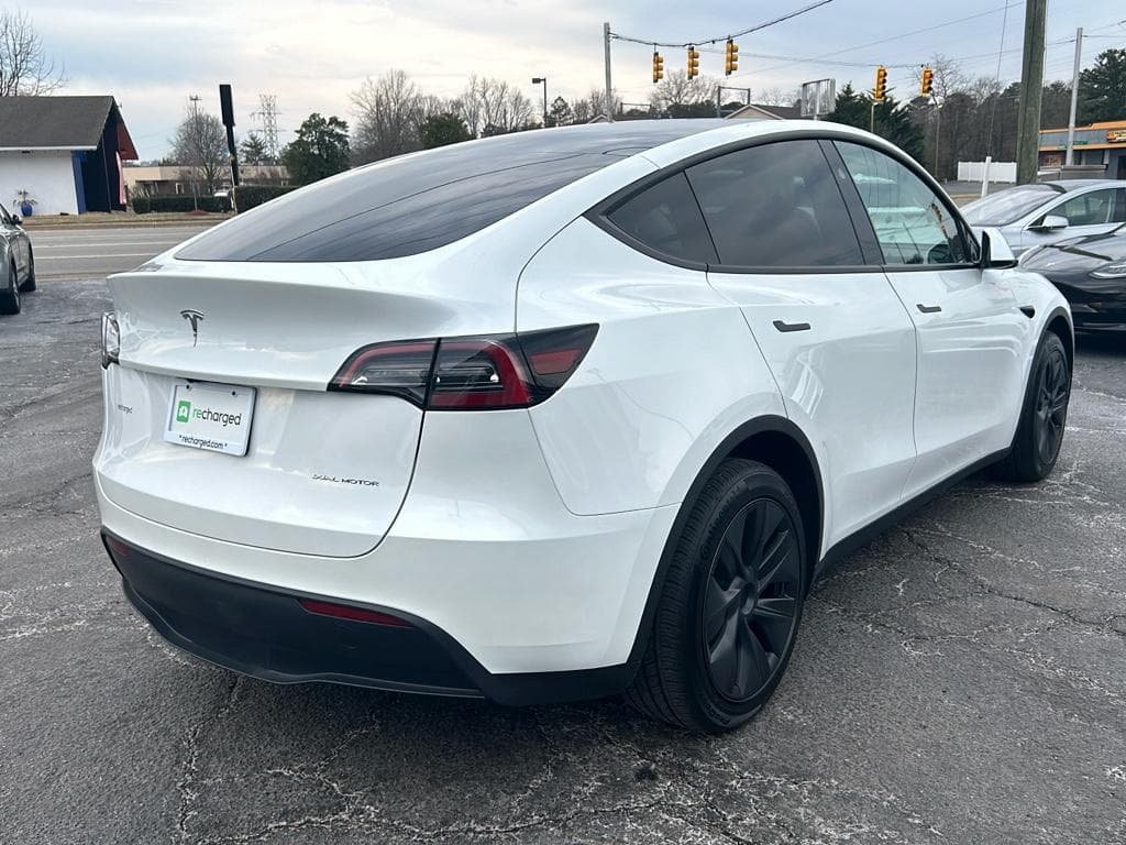 2024 Tesla Model Y view 3
