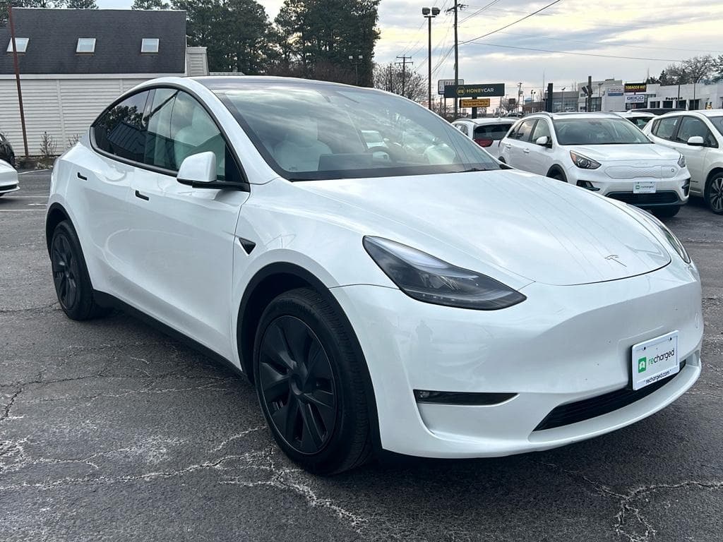 2024 Tesla Model Y view 4