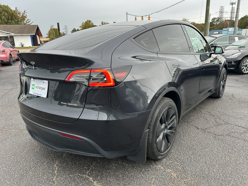 2024 Tesla Model Y view 3